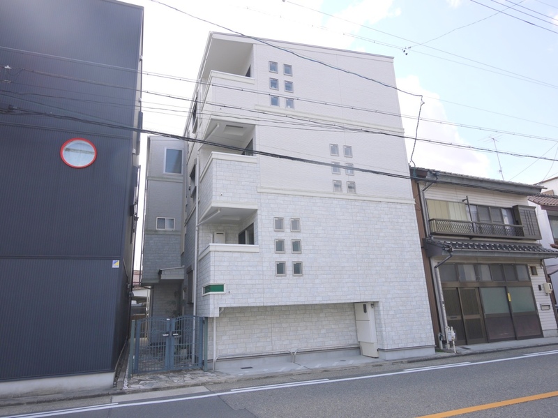 102号室