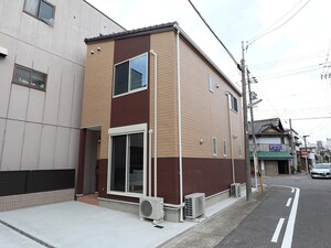昭和区曙町貸家